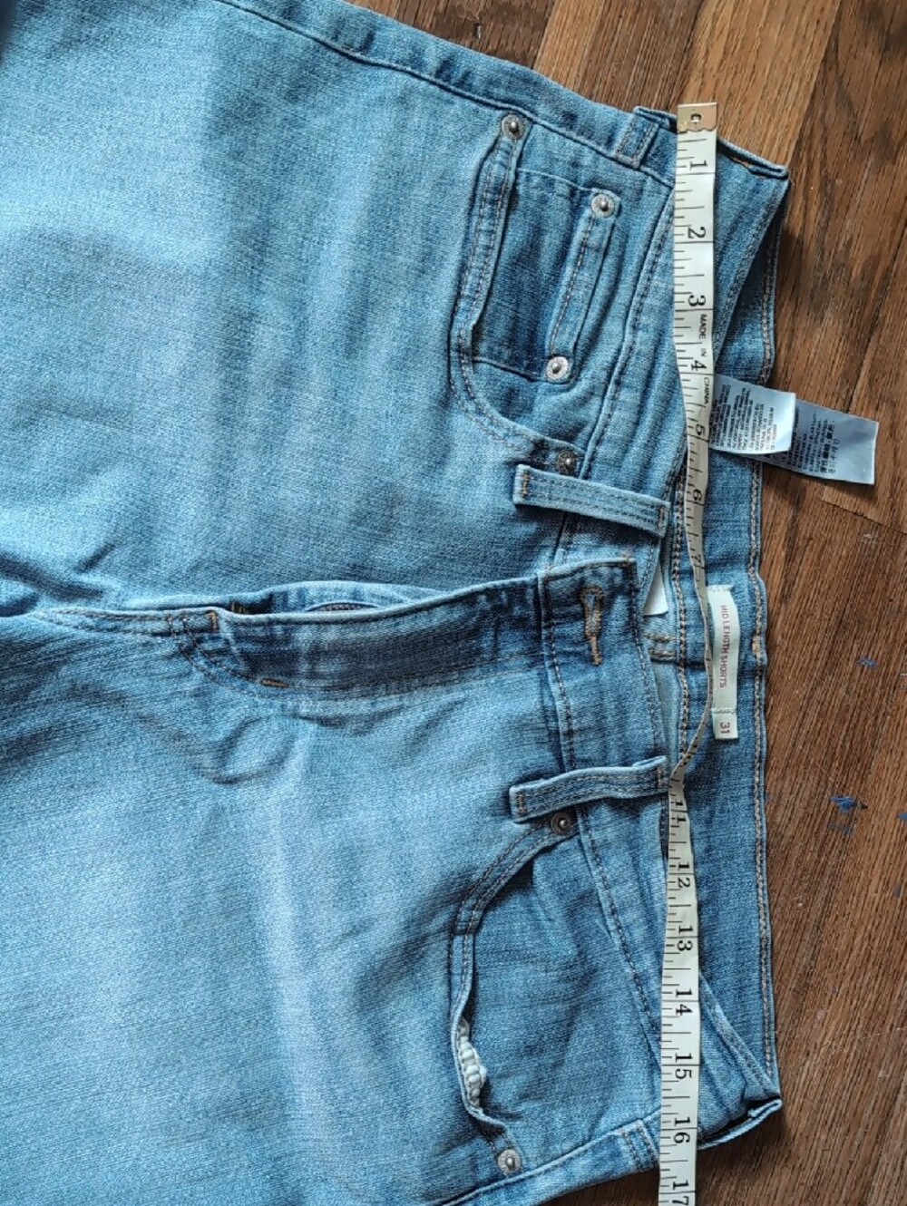Levis - Picture 5 of 6